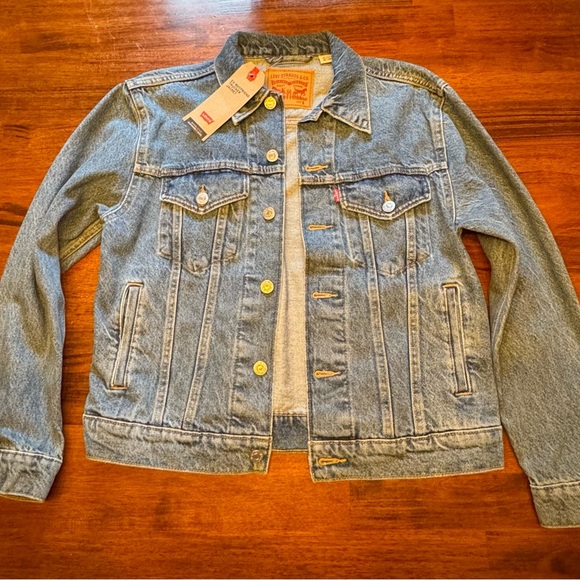 Levi's Ex-Boyfriend Trucker Denim Jacket NWT - Picture 2 of 7